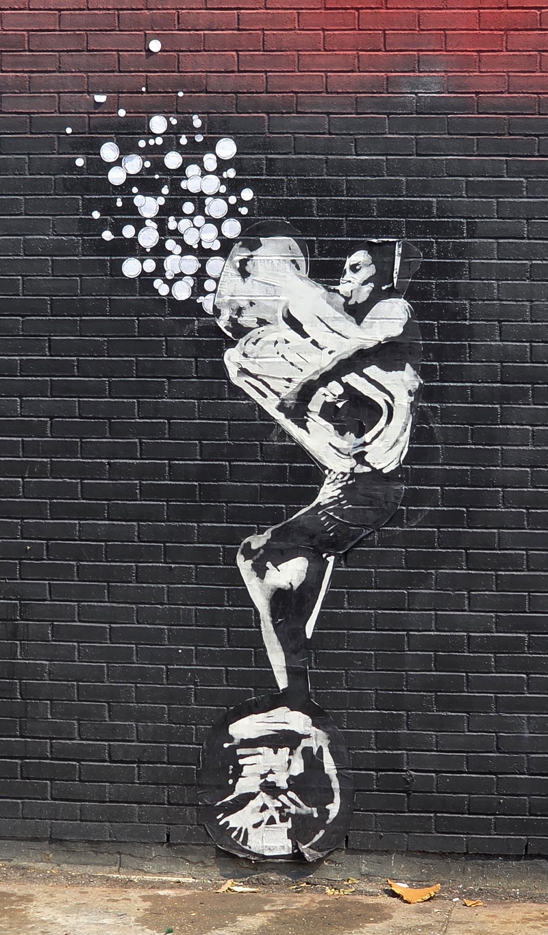 mural in Montreal by artist unknown.