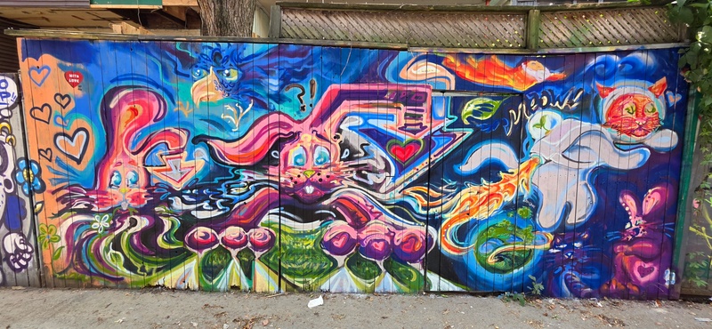mural in Montréal by artist unknown.