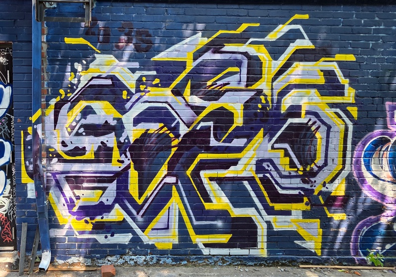 mural in Montréal by artist unknown.