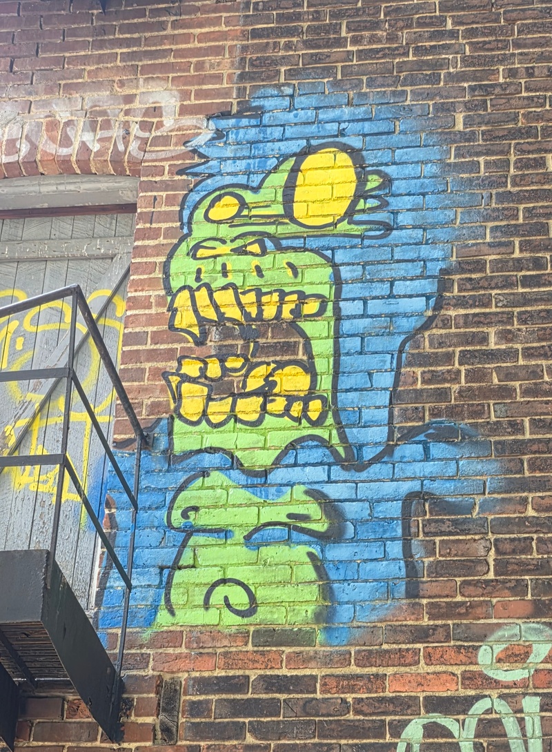 mural in Montréal by artist unknown.
