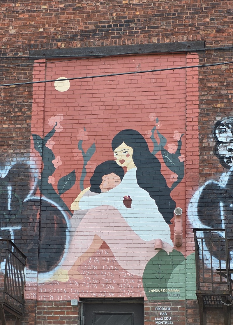 mural in Montréal by artist unknown.