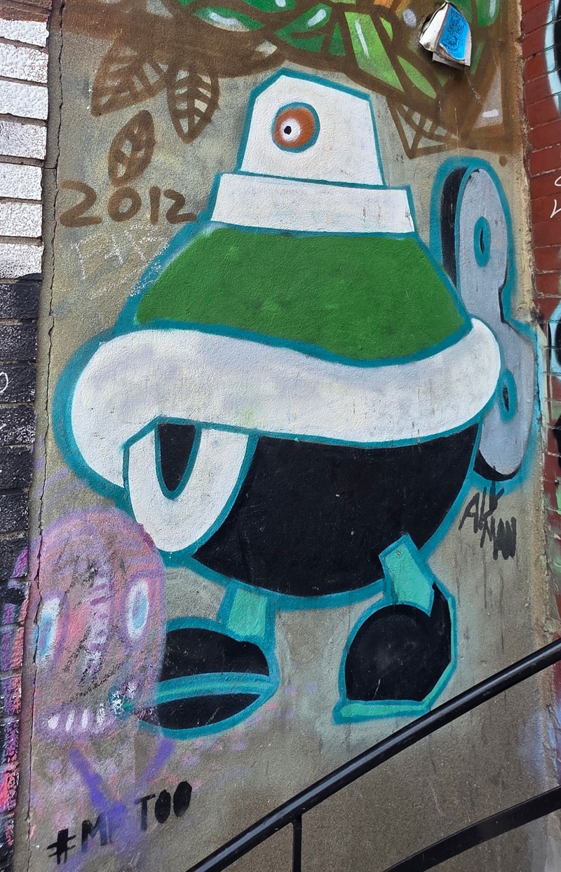 mural in Montréal by artist unknown.
