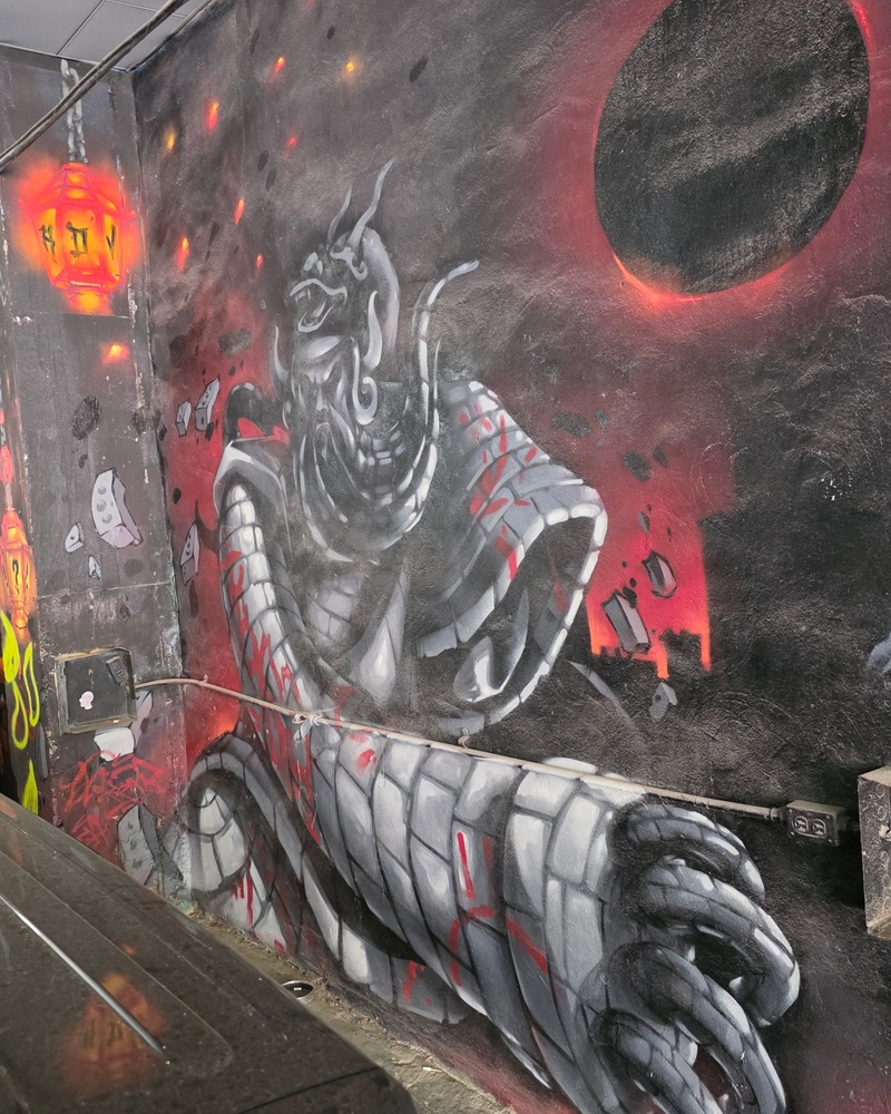 mural in Montréal by artist unknown.