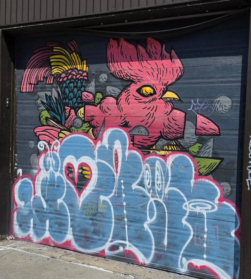 mural in Montréal by artist unknown.