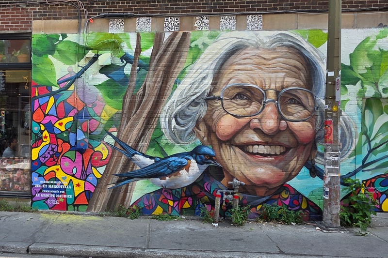 mural in Montréal by artist unknown.
