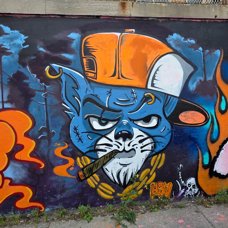 mural in Montréal by artist unknown.