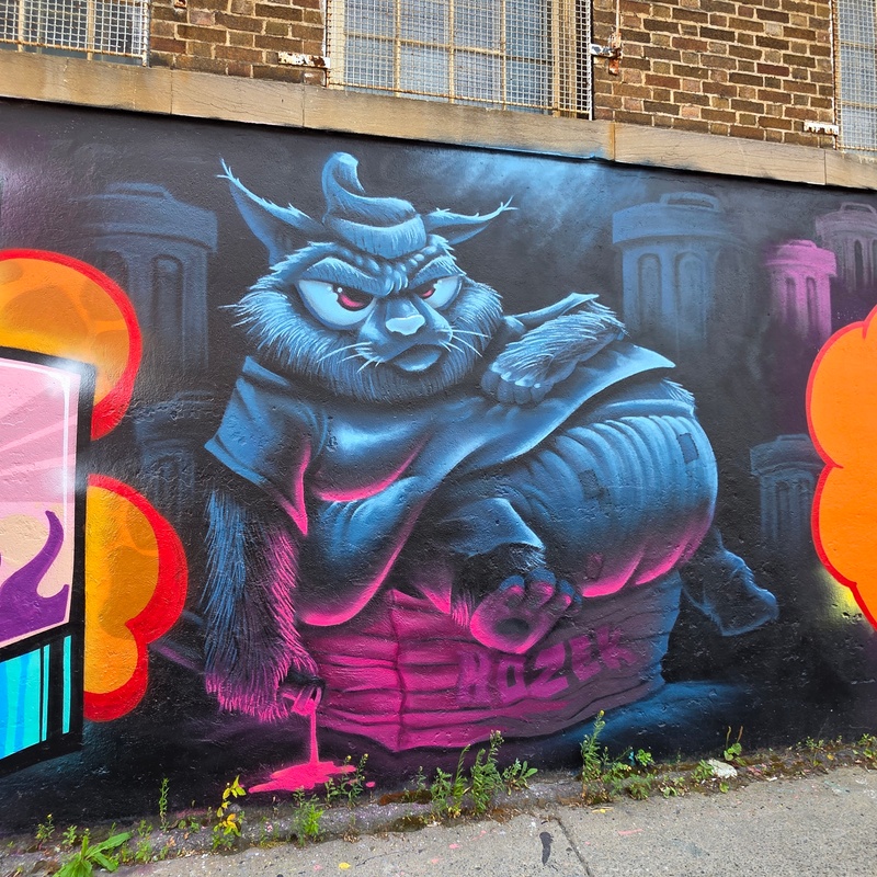 mural in Montréal by artist unknown.