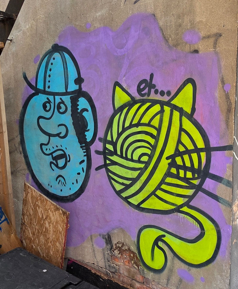 mural in Montréal by artist unknown.