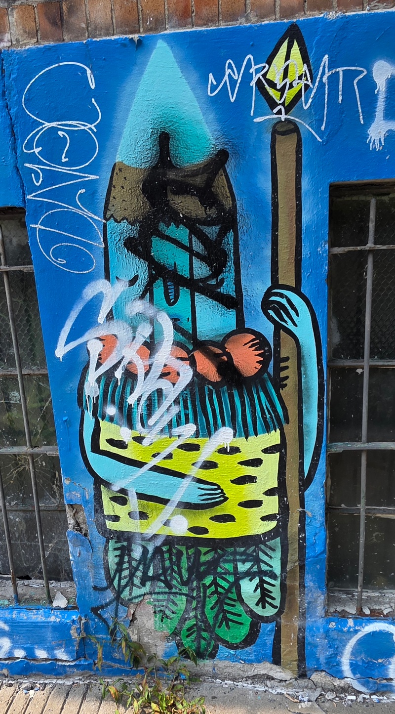 mural in Montréal by artist unknown.