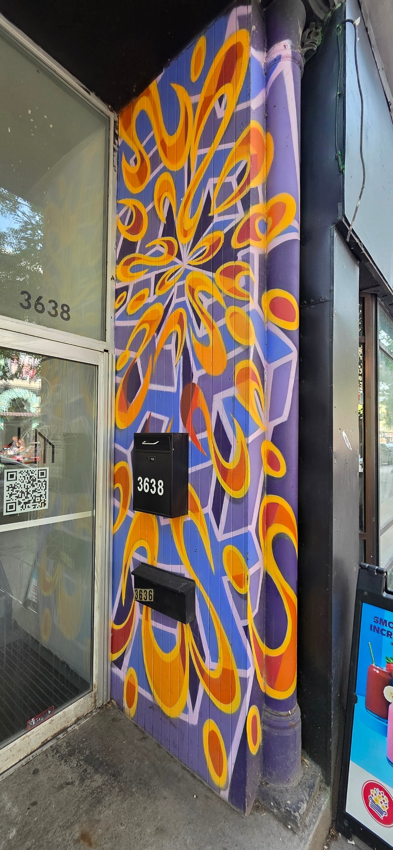 mural in Montréal by artist unknown.