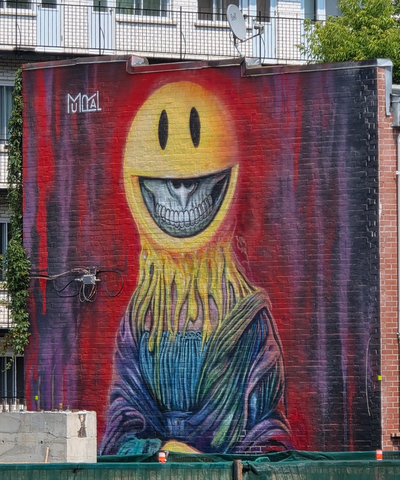 mural in Montréal by artist unknown.