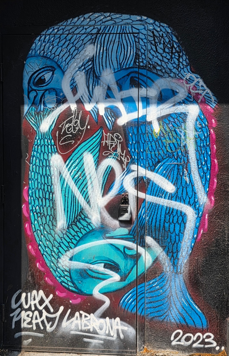 mural in Montréal by artist unknown.