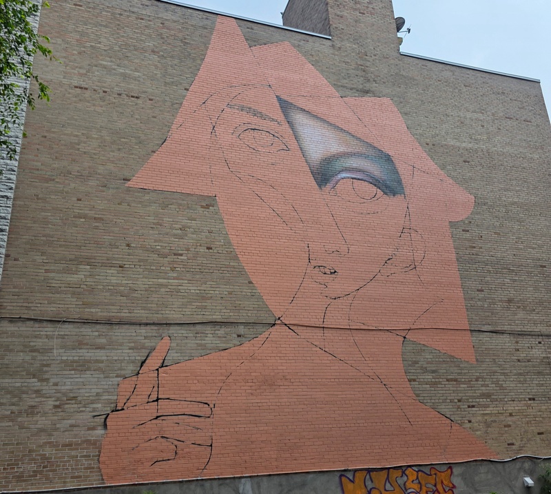 mural in Montréal by artist unknown.