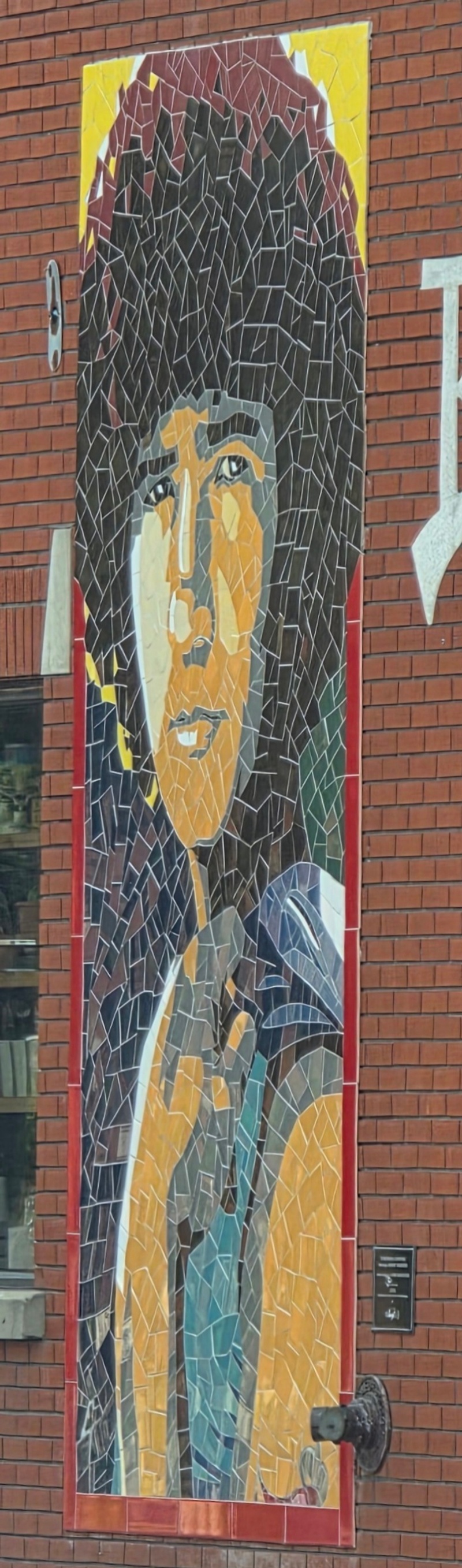 mural in Montréal by artist unknown.