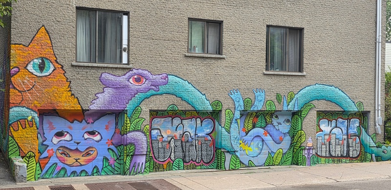 mural in Montréal by artist unknown.