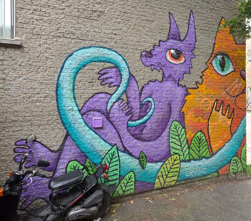 mural in Montréal by artist unknown.