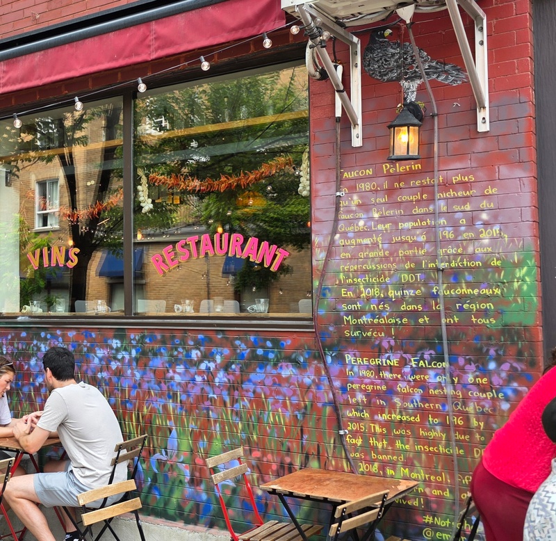 mural in Montréal by artist unknown.