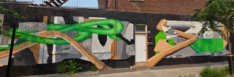 mural in Montréal by artist unknown.
