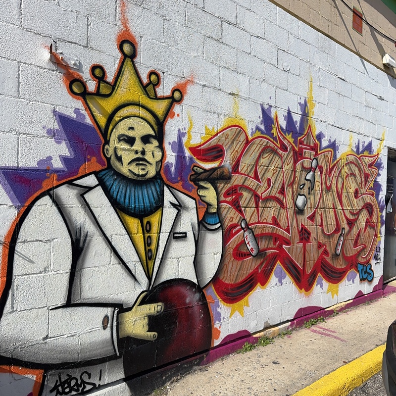 mural in Queens by artist unknown.