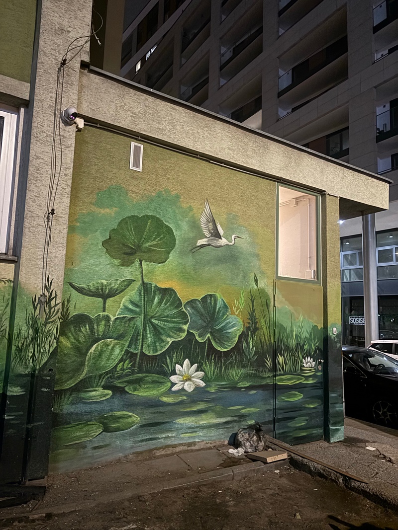 mural in Warszawa by artist unknown.