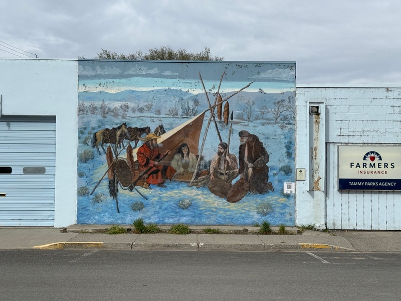 mural in Vale by artist unknown.