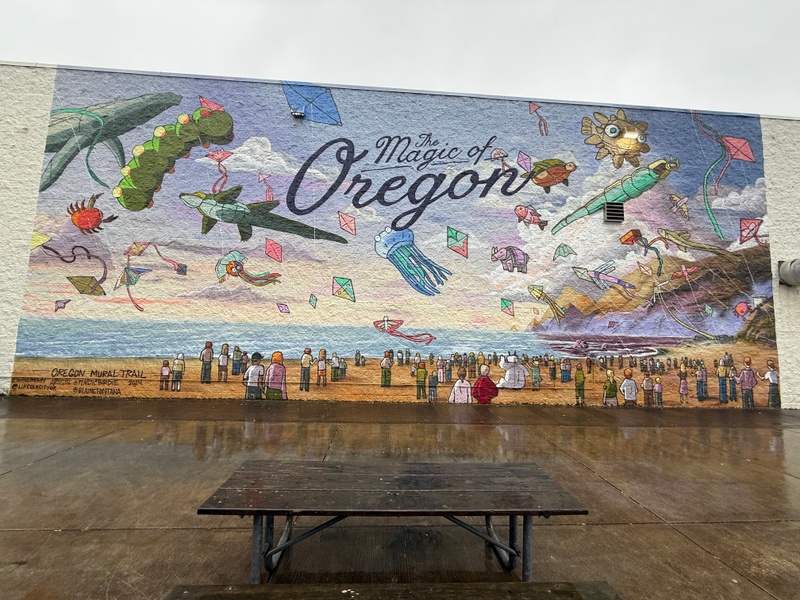 mural in Lincoln City by artist unknown.