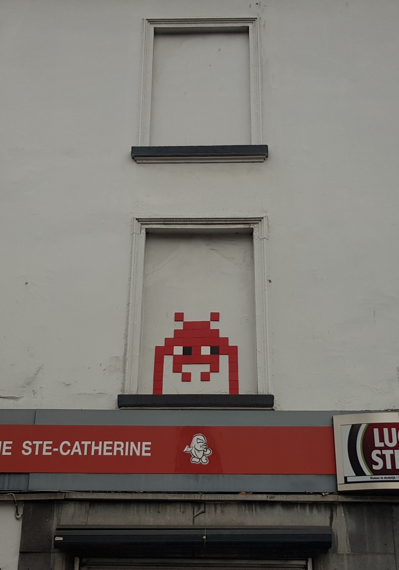 mural in  by artist unknown.