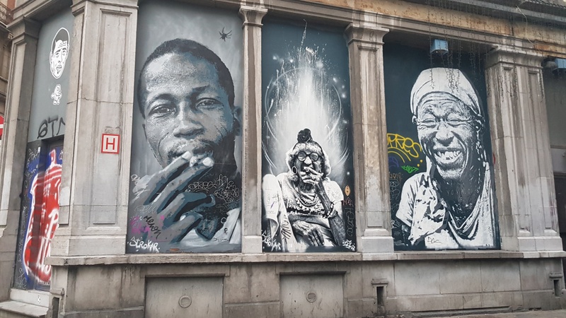mural in Bruxelles by artist unknown.
