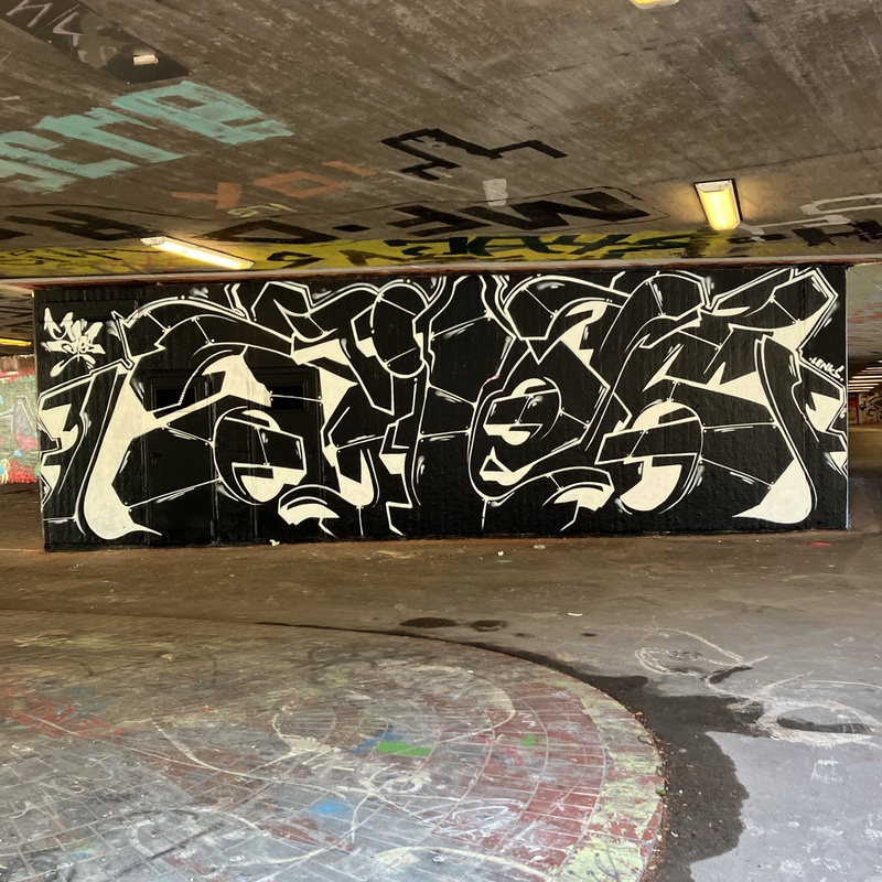 mural in Stuttgart by artist unknown.