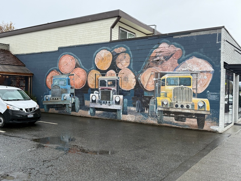 mural in Snoqualmie by artist unknown.