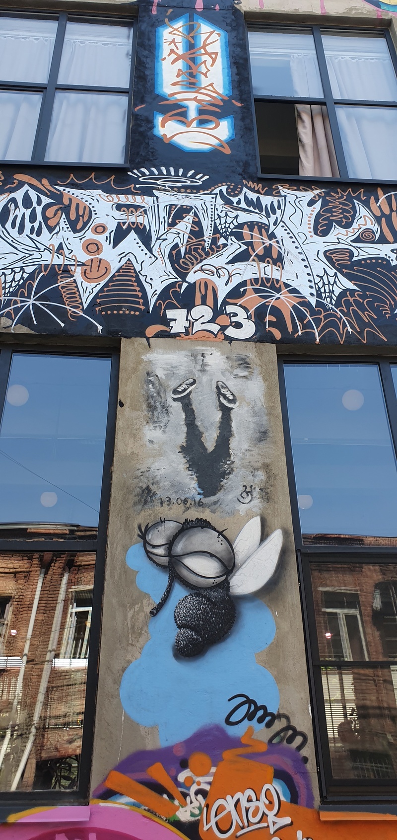 mural in  by artist unknown.