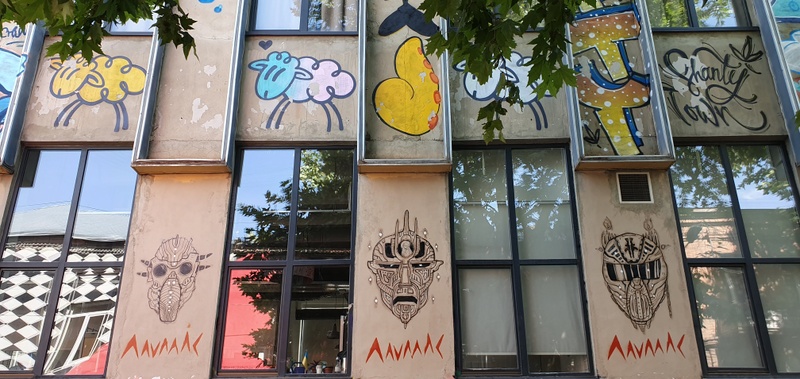 mural in  by artist unknown.