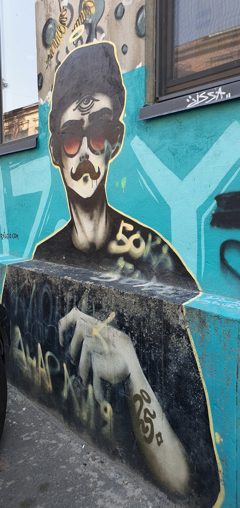 mural in  by artist unknown.