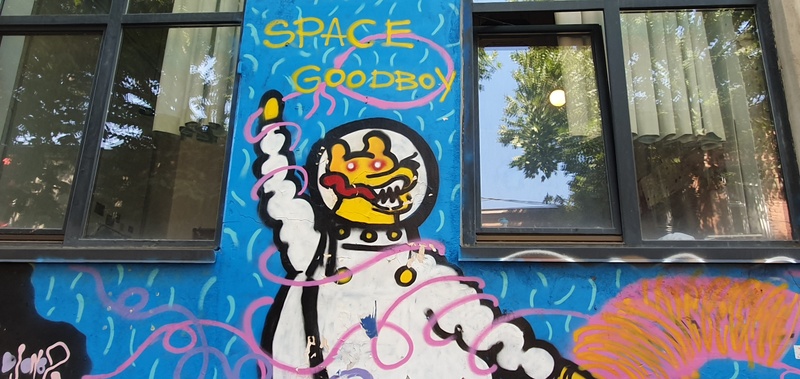 mural in  by artist unknown.