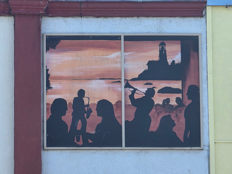 mural in Brookings by artist unknown.