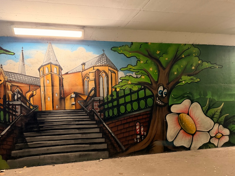 mural in Katowice by artist unknown.