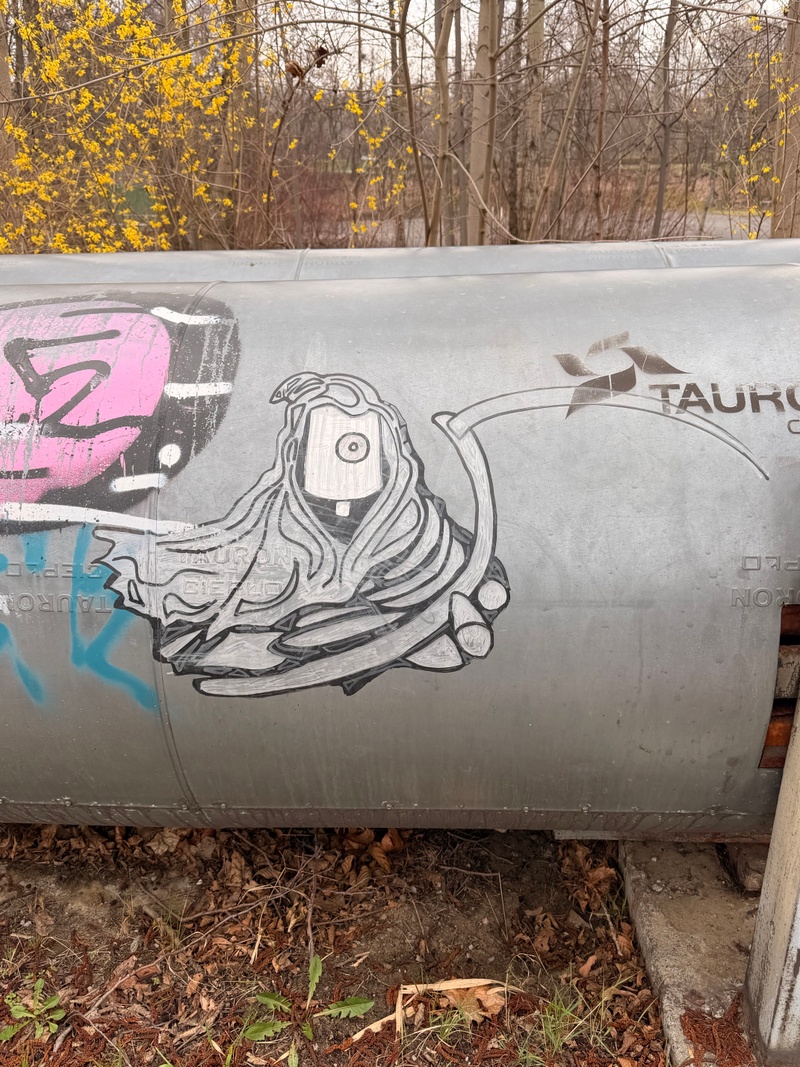 mural in Katowice by artist unknown.