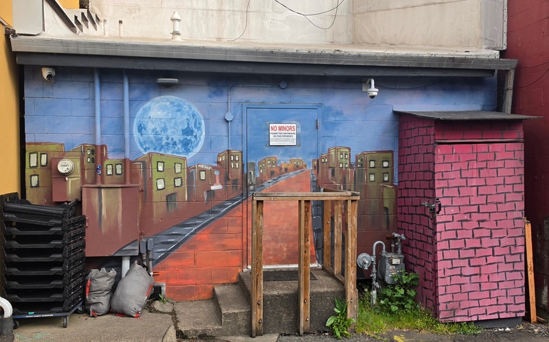 mural in McMinnville by artist unknown.