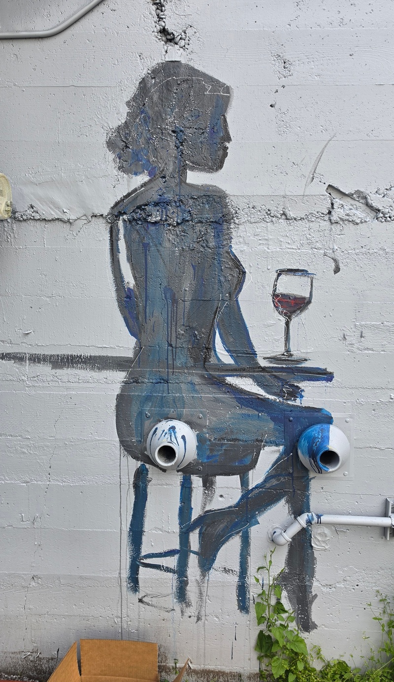 mural in McMinnville by artist unknown.