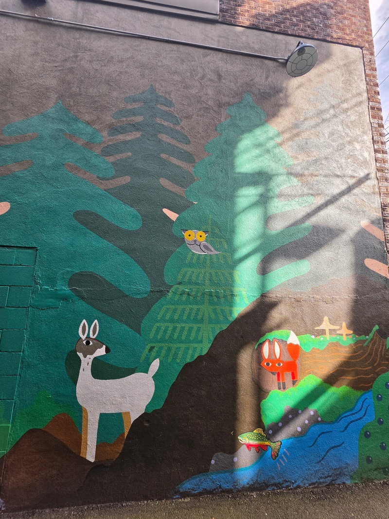 mural in McMinnville by artist unknown.