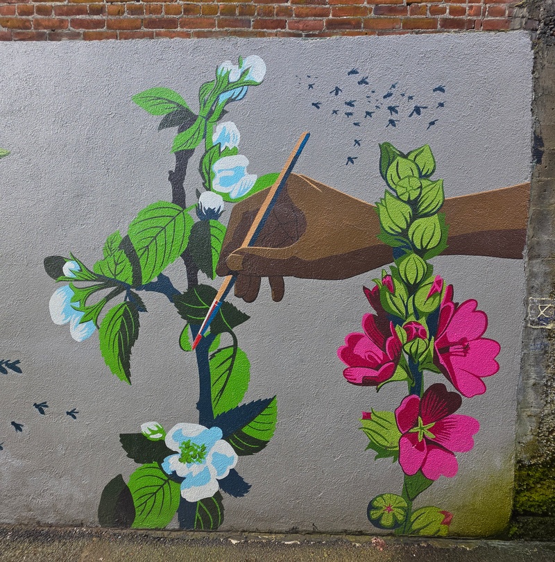 mural in McMinnville by artist unknown.