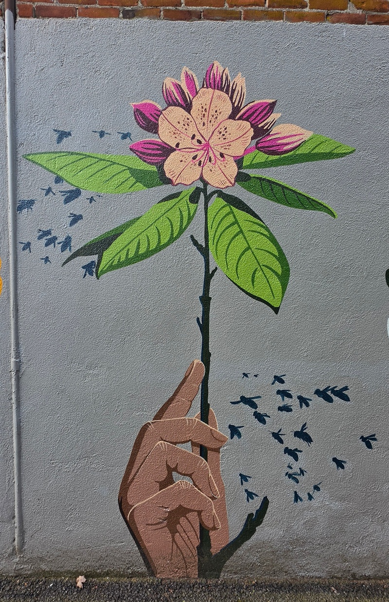 mural in McMinnville by artist unknown.