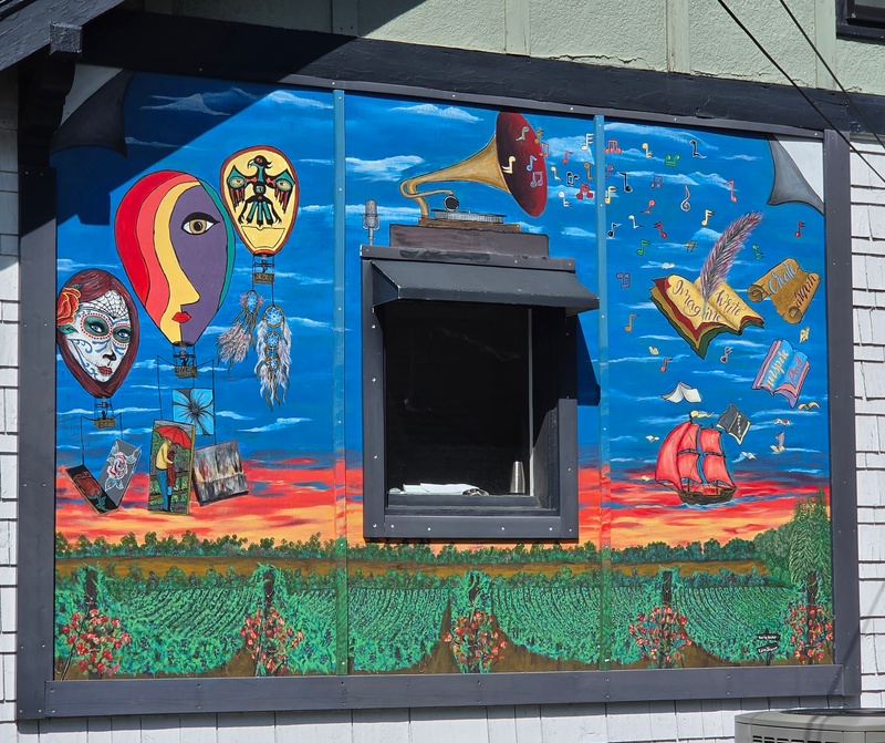 mural in McMinnville by artist unknown.