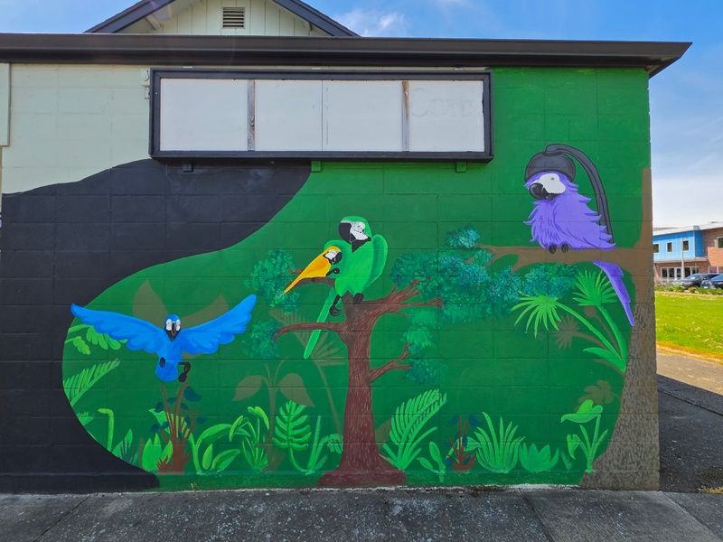 mural in McMinnville by artist unknown.