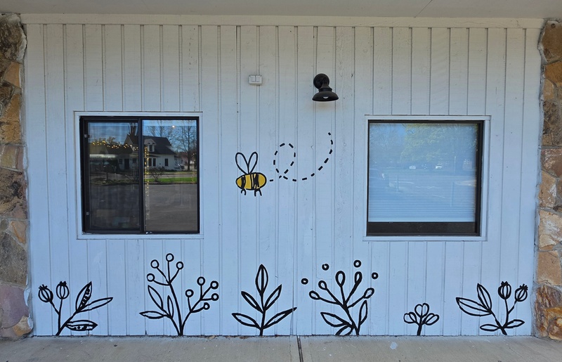 mural in McMinnville by artist unknown.