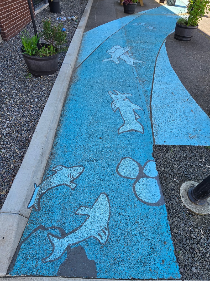mural in Monmouth by artist unknown.
