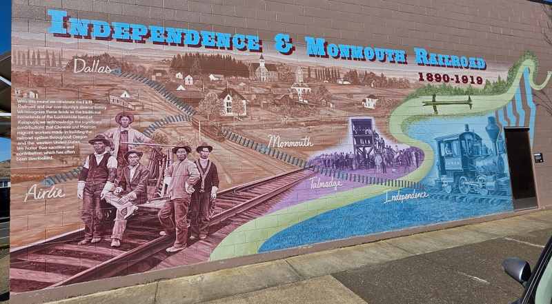mural in Monmouth by artist unknown.
