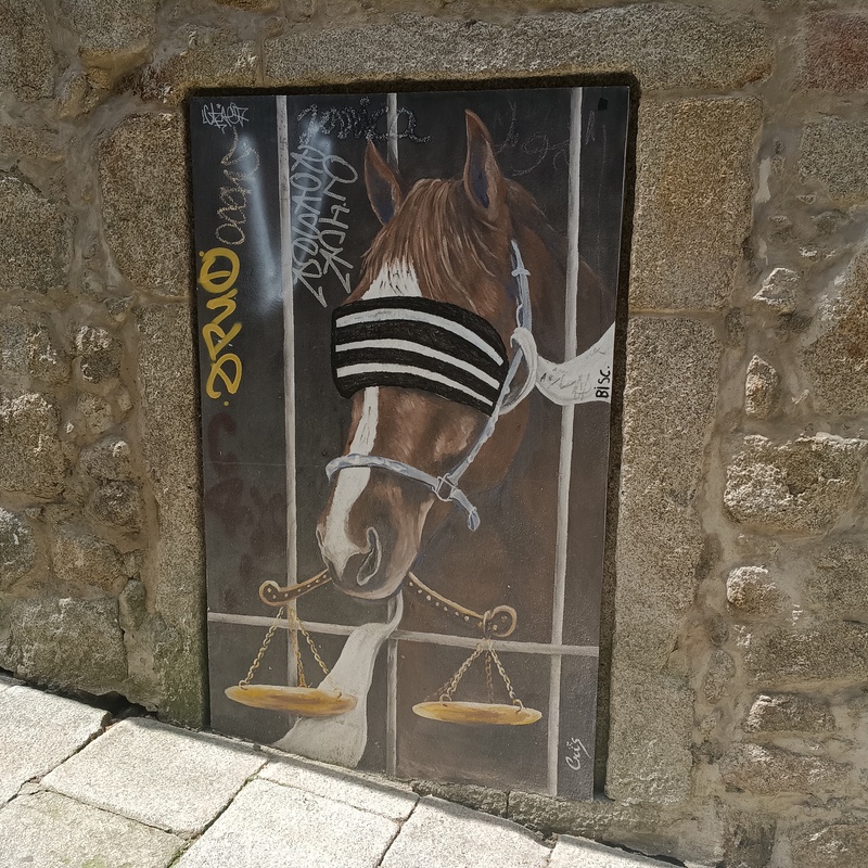 mural in Porto by artist unknown.