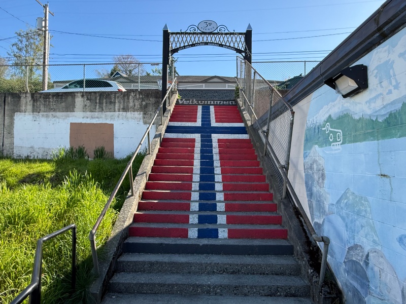mural in Poulsbo by artist unknown.