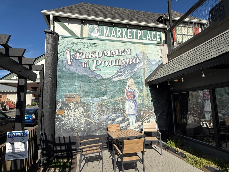mural in Poulsbo by artist unknown.